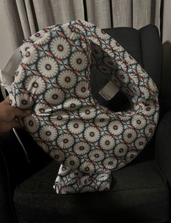 Nursing Pillow,   Breastfeeding Pillow 