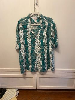 Vintage 1980's Ky's International Hawaiian Shirt size XL green Tiki Floral Design