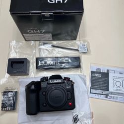 Panasonic LUMIX GH7 Micro 4/3 Mirrorless camera 