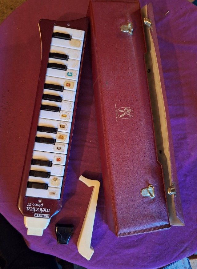 Vintage 1970s Hohner Melodica Piano 27