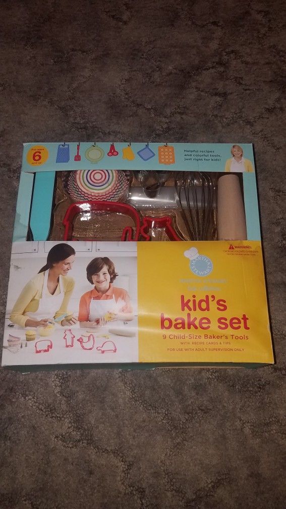 Unopened Martha Stewart Kids Bake Set