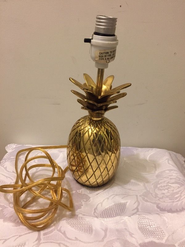 Solid BRASS, PINEAPPLE, small lamp, works