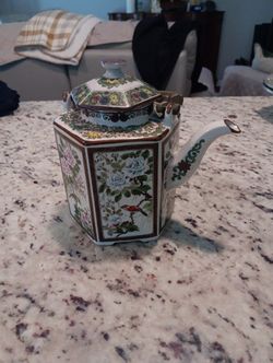  Antique Porcelain Tea Caddle ..