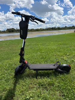 Apollo Electric Scooter with Stem Bag