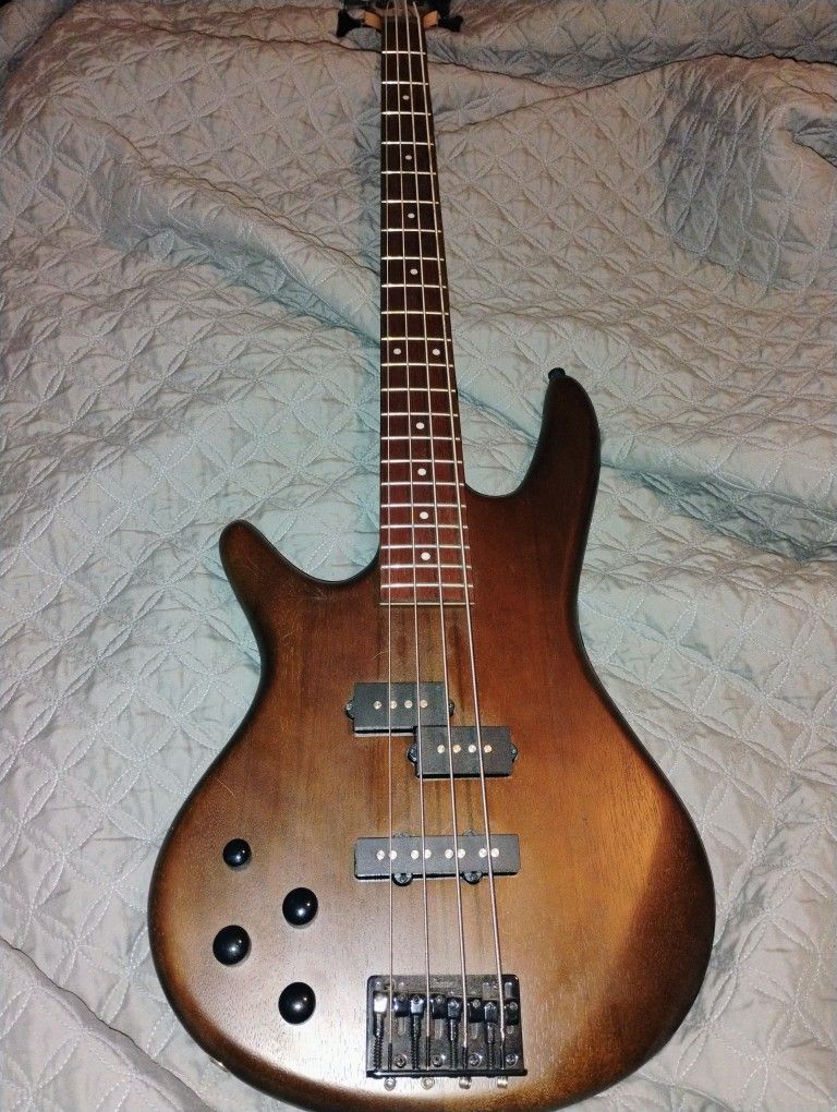 Ibanez Left-handed Bass Guitar