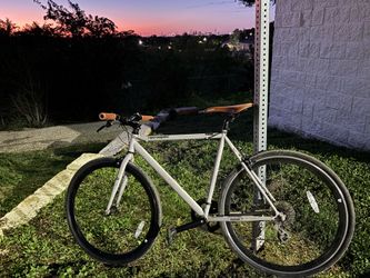 Retrospec Harper 7-Speed Hybrid Bike – Great Condition, Ready to Ride