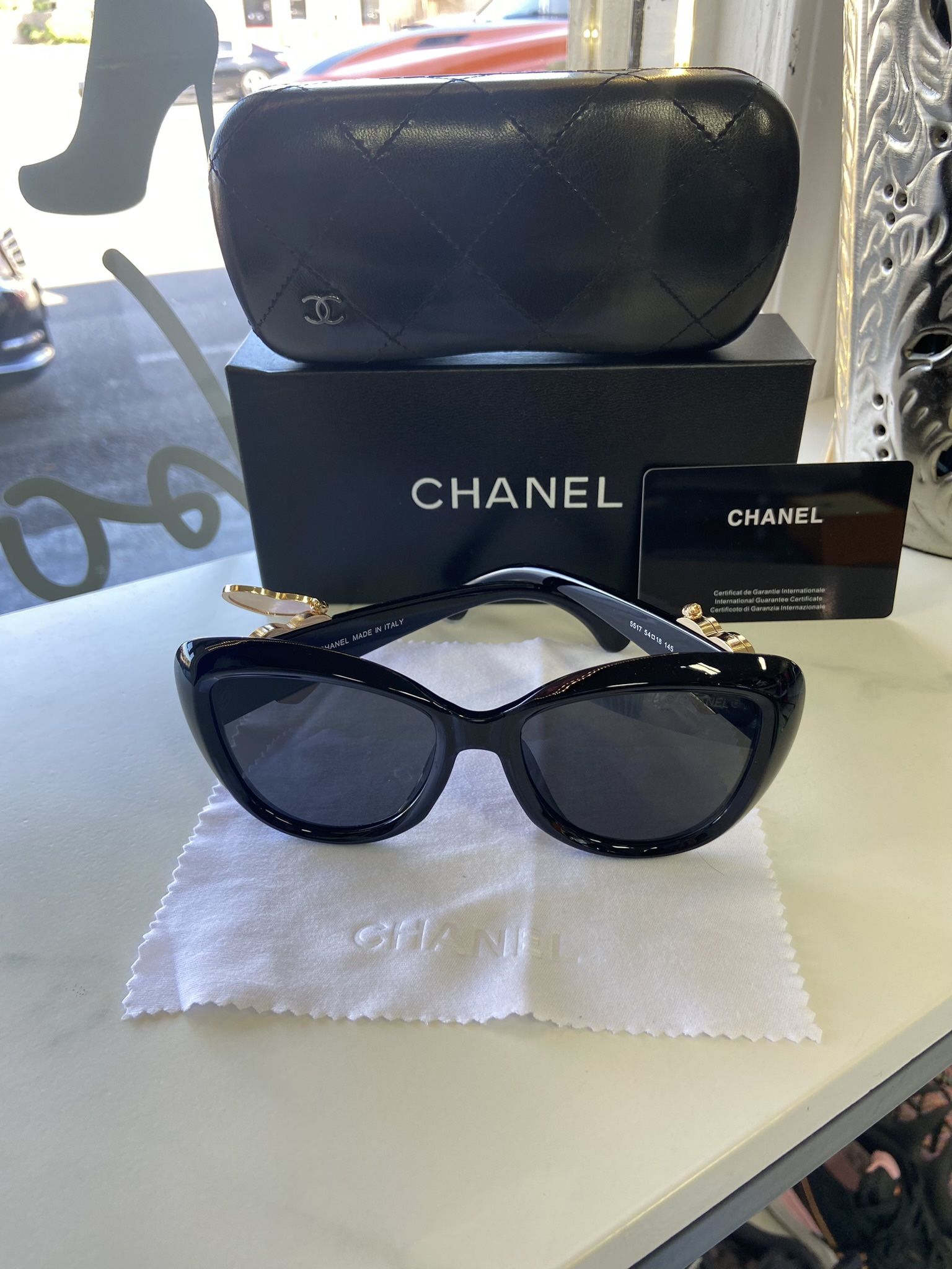 🕶️ Shades 😎 Sunglasses 👓 Glasses