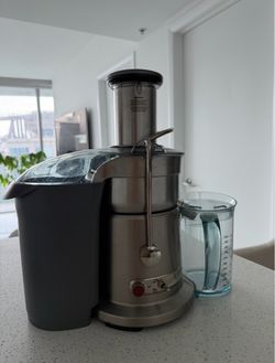 Breville juicer 800JEXL w/ pitcher