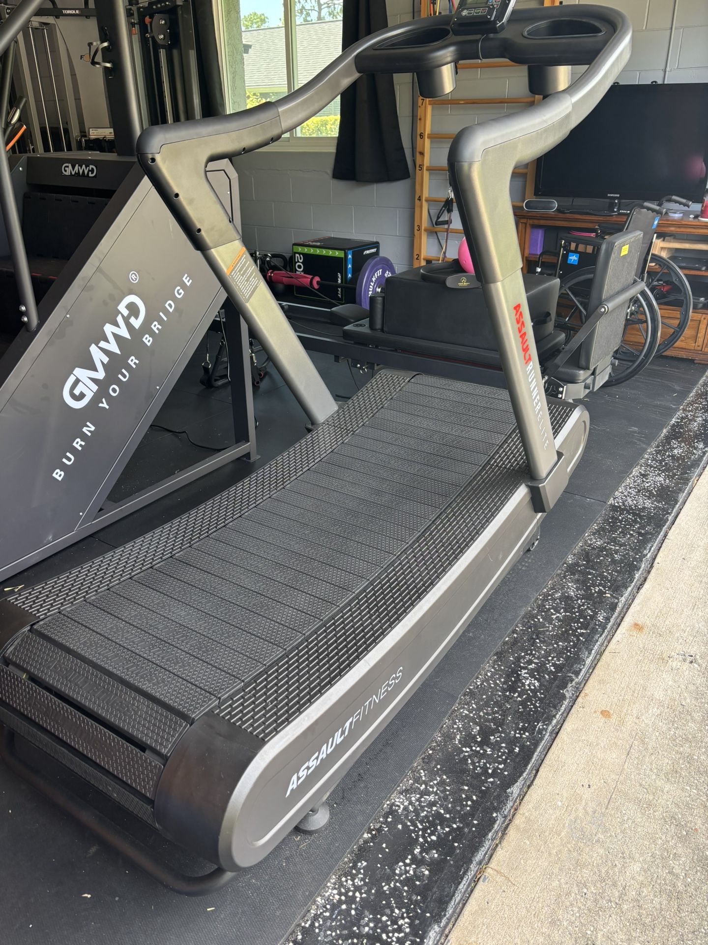Assault Runner Nearly Brand New!