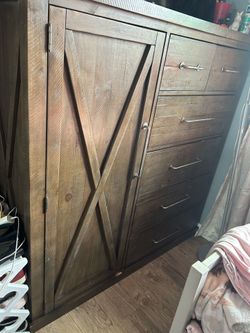 wardrobe/dresser