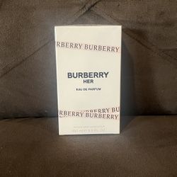 Burberry Her Eau De Parfum 
