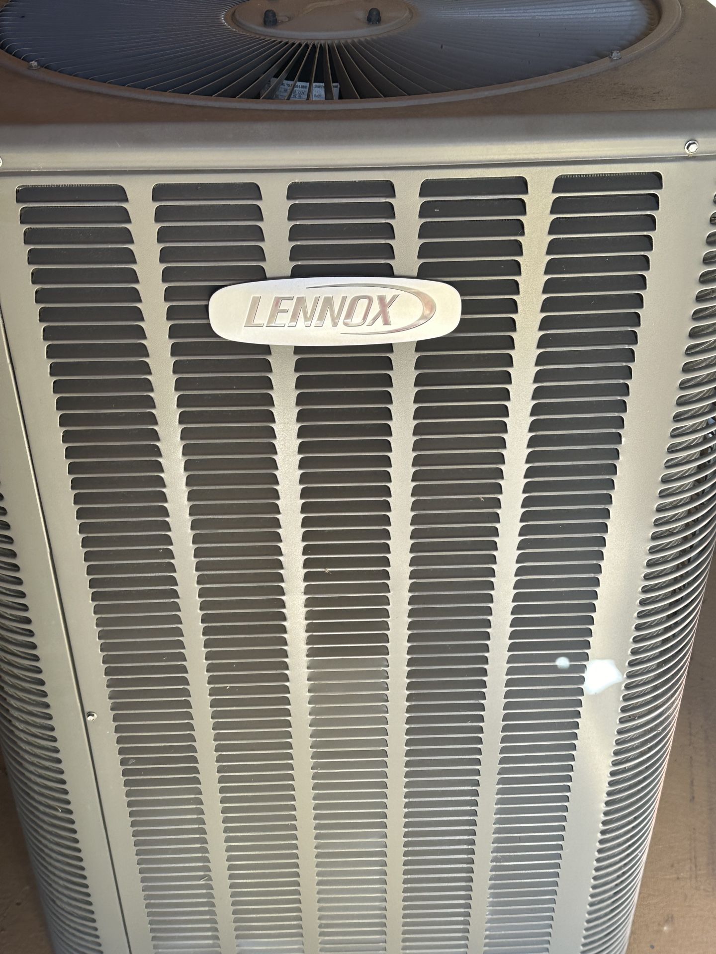 Lennox AC Conditioner With Compressor