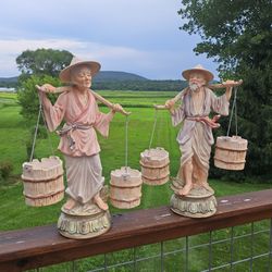 2 Japanese statues
