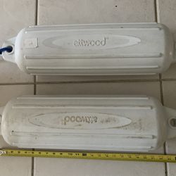 Attwood SoftSide Oval Shape Mooring Fenders (2)