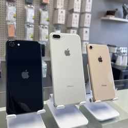 BLACK FRIDAY !!! 🛍️📲iPhone 8 Unlocked  64Gb 