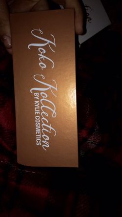 Koko collection bronzer n eyeshadow palette 22$