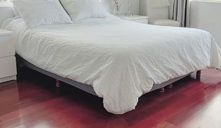 Queen Bed Set – 2-Piece Somier & Queen Mattress $120