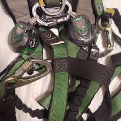 MSA Harness W/ 2 Triple Lock Mini Yoyos