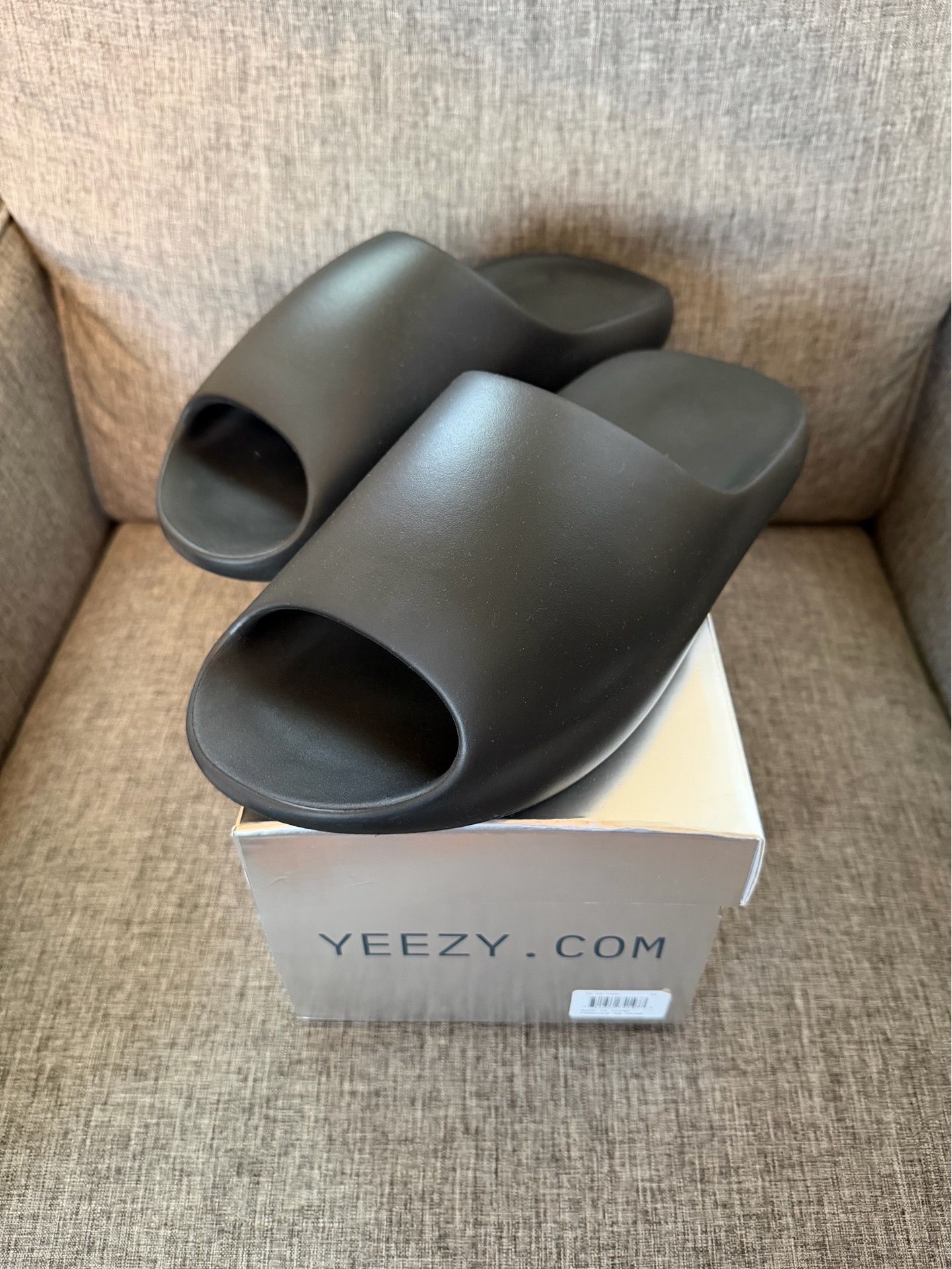YZY YS-02 Black Yeezy Slide Coal Size 12 $85