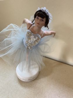 THE ASH TON-DRAKE GALLERIES Porcelain Doll ‘Patrice’
