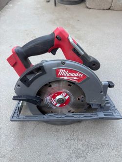 Milwaukee Circular Saw