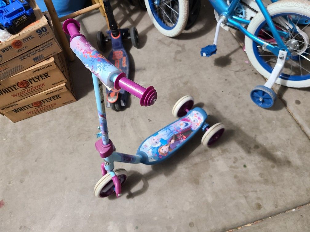 Frozen Scooter Huffy