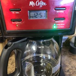Coffee Maker Hardly Used  Works Perfectly 