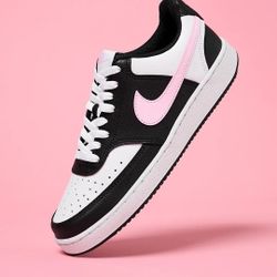 BRAND NEW NIKE WOMEN'S SIZE 10
