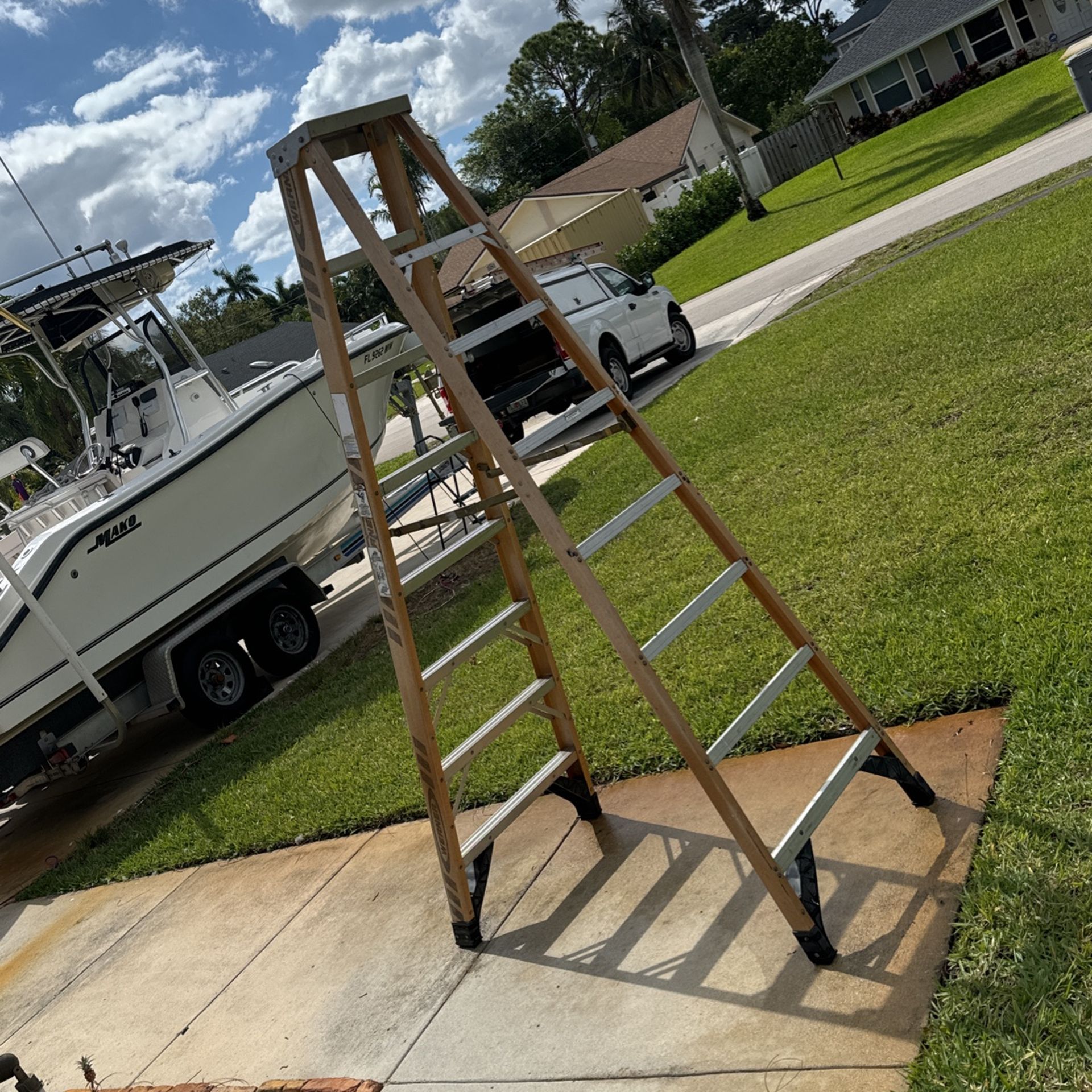 8’ Heavy Duty Ladder