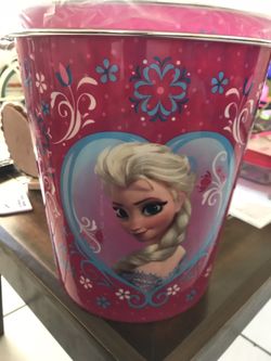 Frozen Trash Can 🗑 