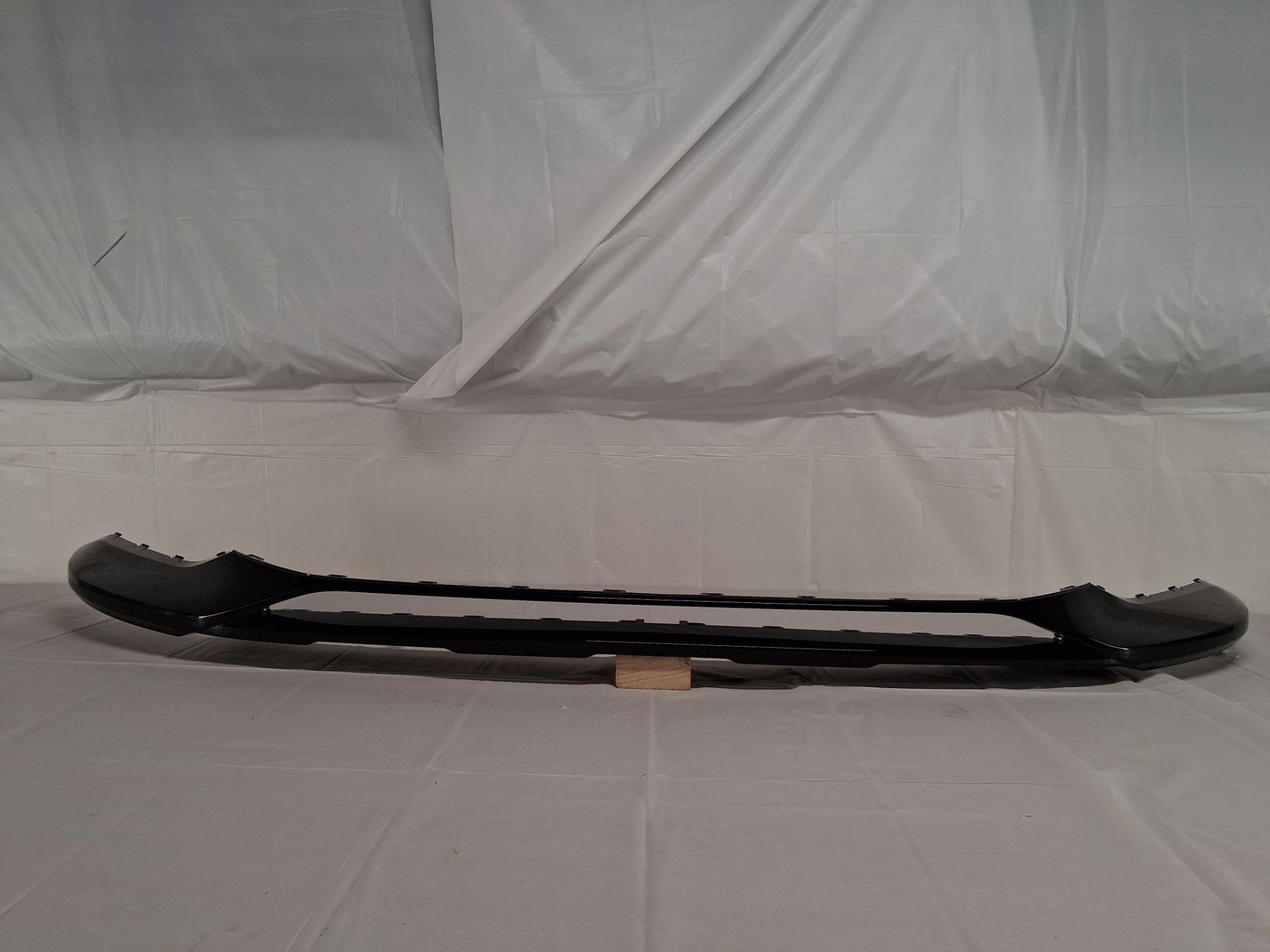 Front low bumper trim panel / Audi A6 C8