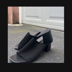 Black Sandals Size 8