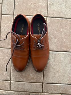Boys size 2 dress shoes