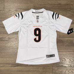 Women cincinnati bengals #9Joe Burrow White Stitched  White Jersey , Size S To Xl