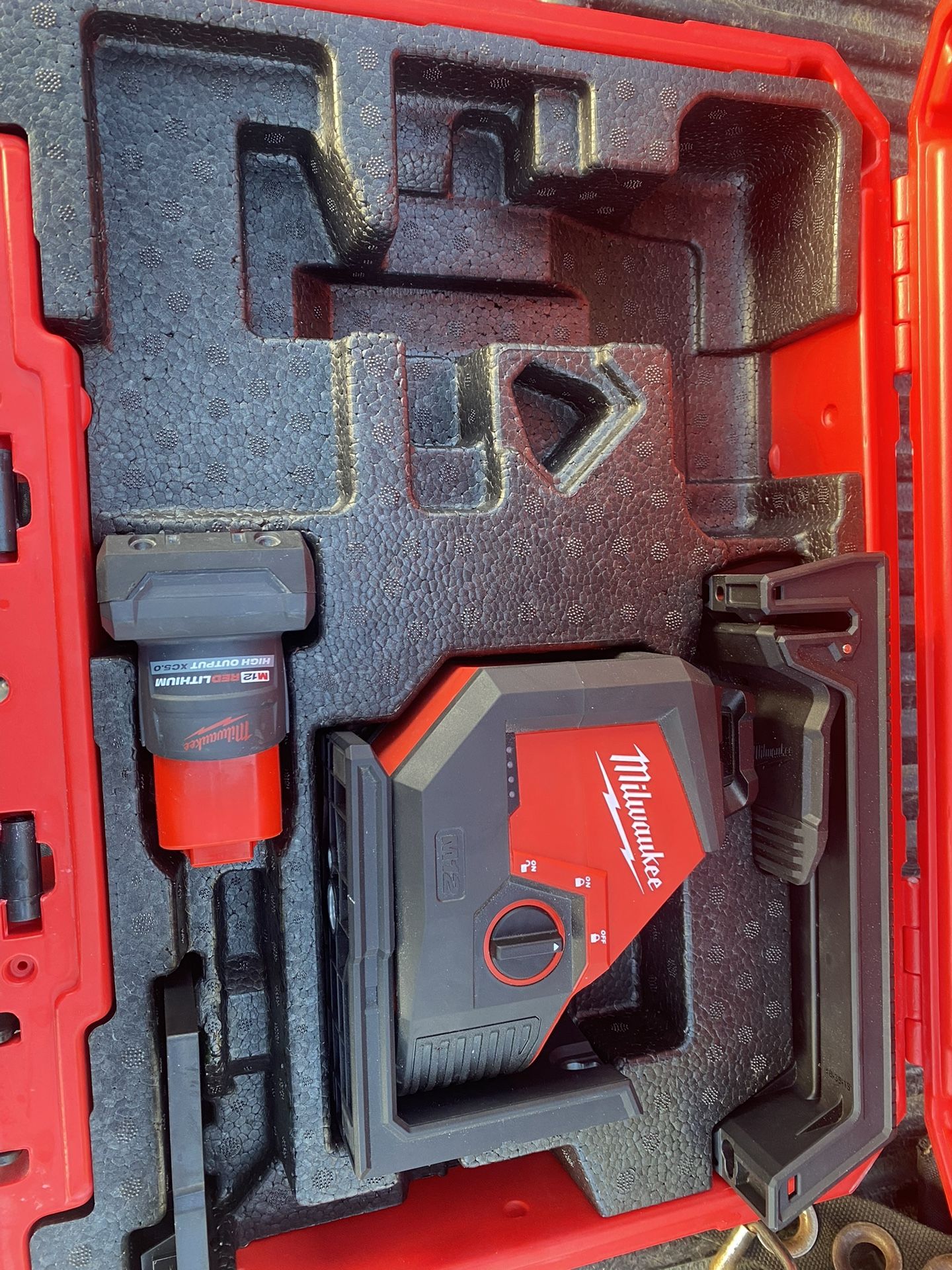 Milwaukee M12 Green 360 Single Plane green Laser with new High Output XC 5.0ah battery.