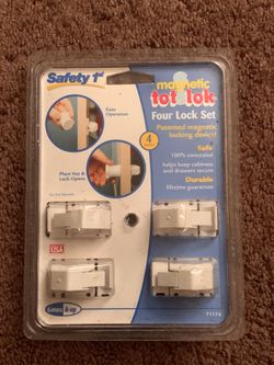 Safety 1st Magnetic four lock set
