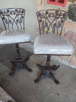 Darlee Cast Aluminum Swivel Patio Bar Stools (2)