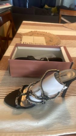 Girl heels (delicious) size 9