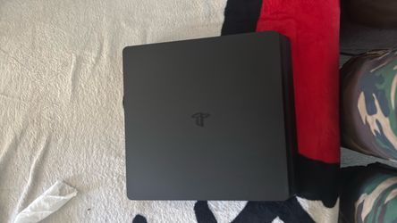 Playstation 4 slim