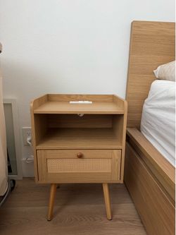 Set of 2 Night stands