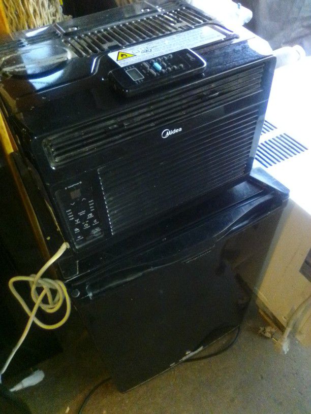 Midea 6000 BTU Air Conditioner With Remote $80 Today