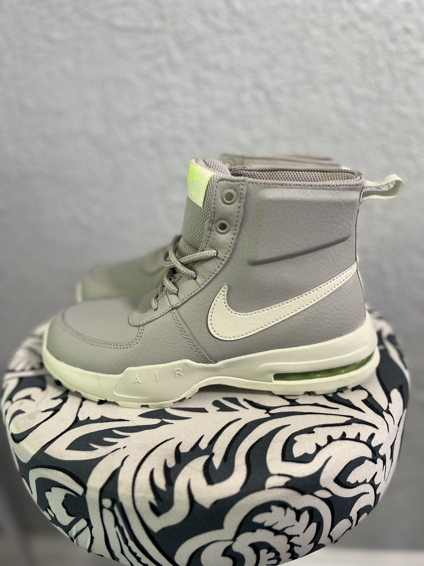 Nike Goaterra 2.0 Size 5y