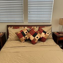 Custom Made Solid Oak Wood Platform Bed Set (Queen) w/optional Dresser