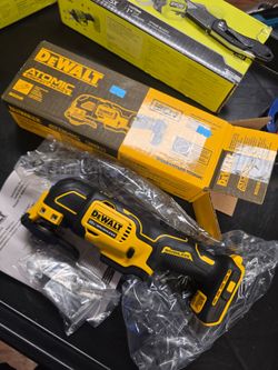 DeWalt Atomic 20V Brushless Oscillating Multi-Tool DCS354B