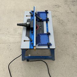 Router Table With Router