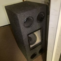 1 12’ subwoofer In Box $45 Need Gone Asap Work Good 