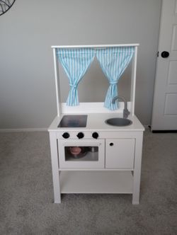Childs Kitchen Playset with dishes & accessories