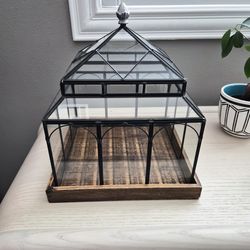Pier 1 Imports Wooden Display Tray with Glass Dome (Square)