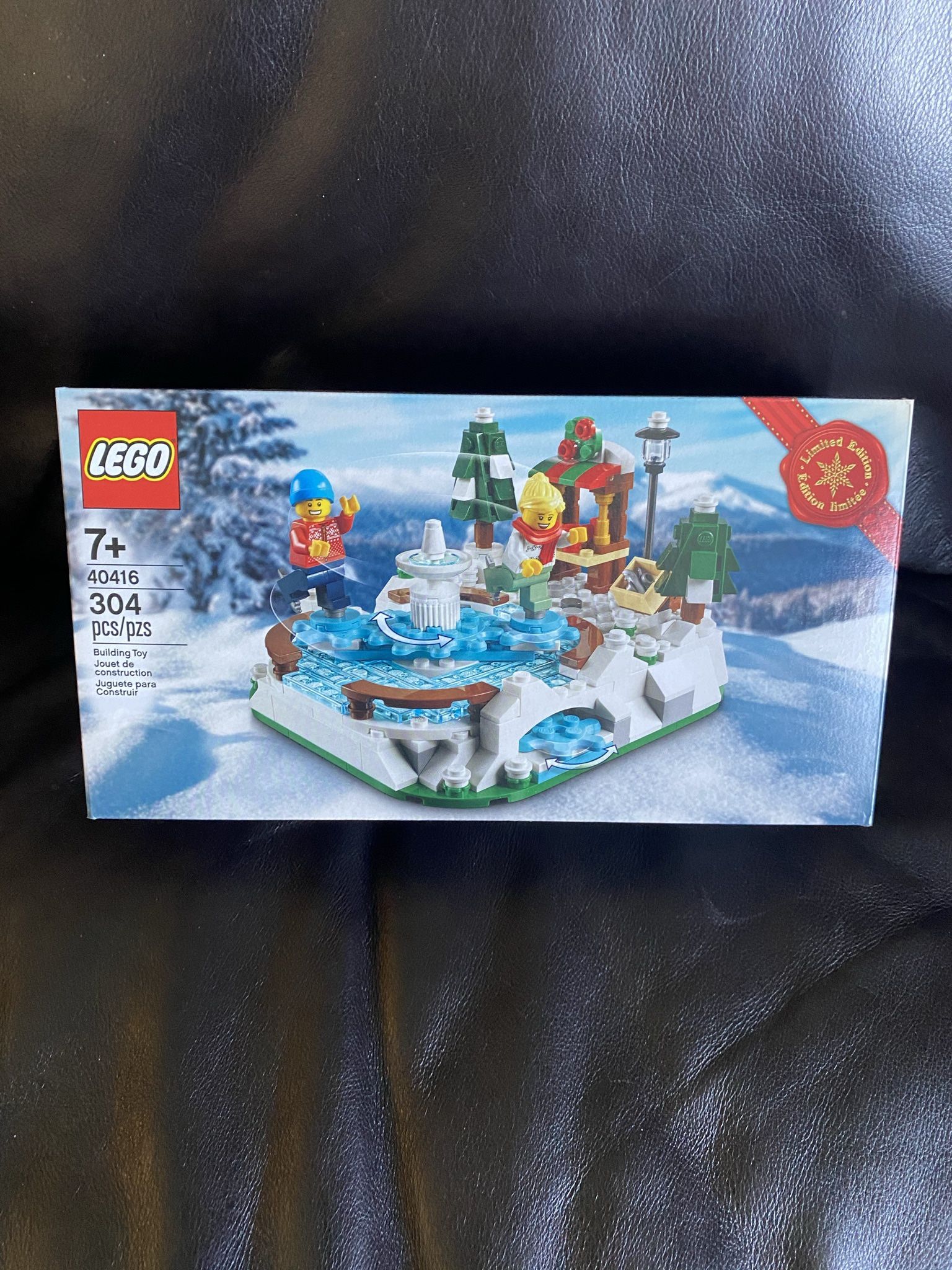 LEGO Ice Skating Rink Set 40416 Limited Edition Rare Retired Christmas Set