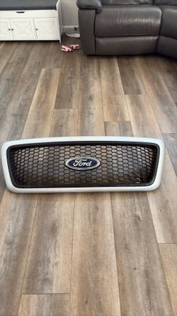 Ford F150 2005 grill